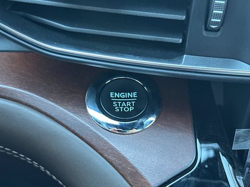 New 2024 Ford Explorer King Ranch w/ Technology Package RWD image 31