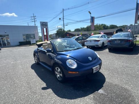 Used 2006 Volkswagen Beetle Convertible w/ Package 1 FWD image 11