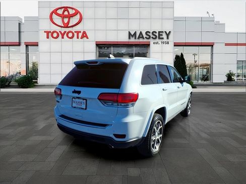 Used 2018 Jeep Grand Cherokee Limited image 28