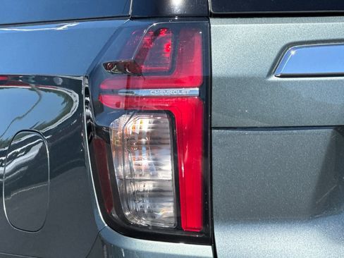 Used 2024 Chevrolet Suburban Premier AWD/4WD image 43