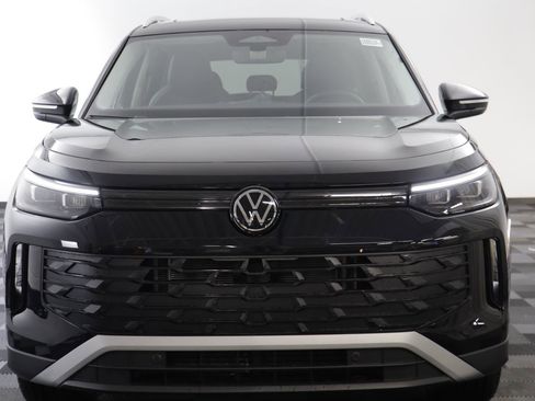 New 2026 Volkswagen Tiguan SE image 21