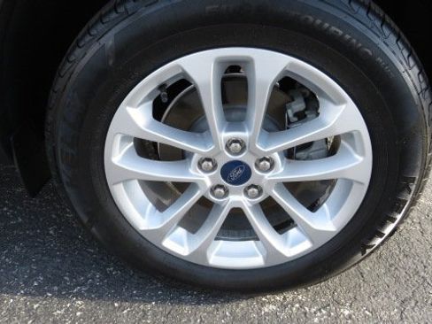 Certified 2021 Ford Escape SE image 27