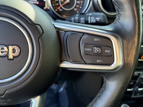 Certified 2022 Jeep Wrangler Unlimited Sahara image 23