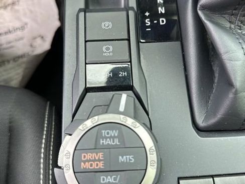 Used 2024 Toyota Tacoma TRD Off-Road image 25