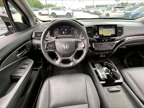 Used 2022 Honda Pilot Touring image 17