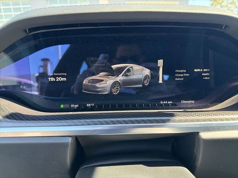 Used 2022 Tesla Model S Plaid image 9