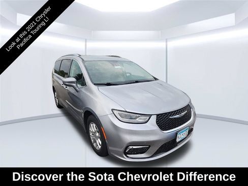 Used 2021 Chrysler Pacifica Touring-L FWD image 1