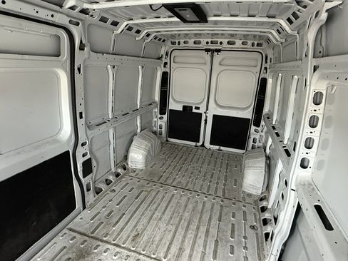 Used 2025 RAM ProMaster 2500 w/ Convenience Group FWD image 18