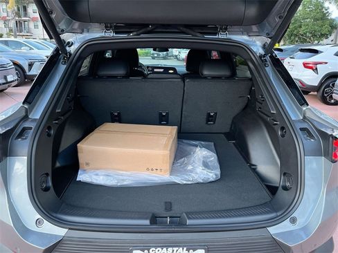 New 2026 Chevrolet Equinox EV LT image 24