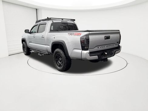 Used 2020 Toyota Tacoma TRD Off-Road image 3
