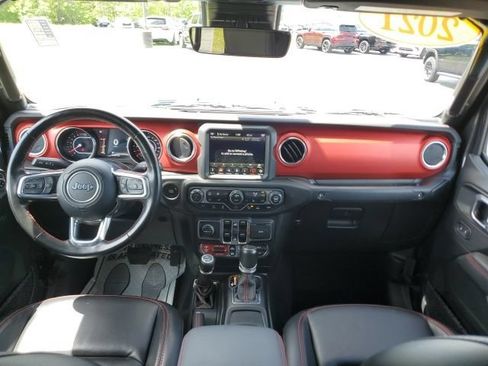 Used 2021 Jeep Gladiator Rubicon w/ Dual Top Group AWD/4WD image 17