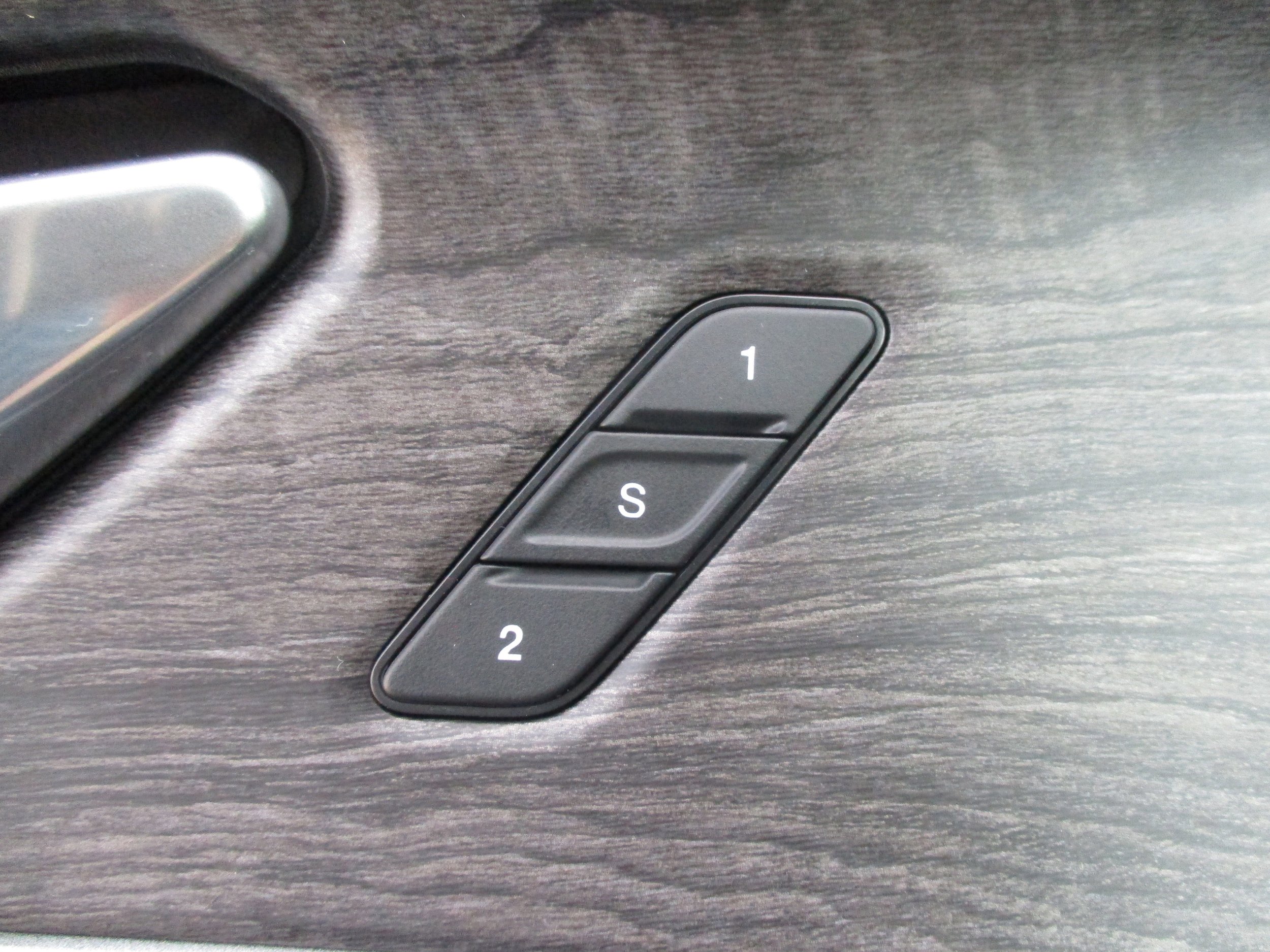 Used 2023 Jeep Grand Cherokee Limited AWD/4WD image 34