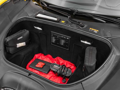 Certified 2022 Ferrari F8 Tributo RWD image 23