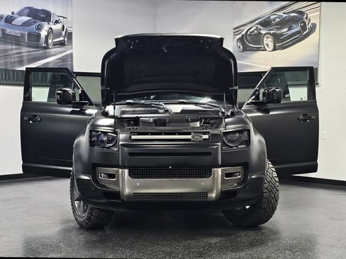 Used 2023 Land Rover Defender 110 X AWD/4WD image 3