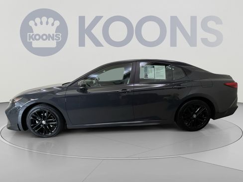 Used 2025 Toyota Camry SE FWD image 5