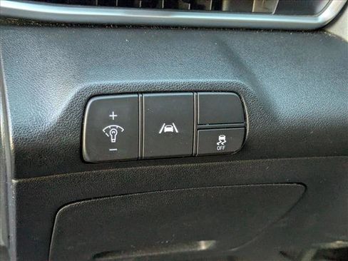 Used 2023 Hyundai Elantra SEL w/ Convenience Package image 11