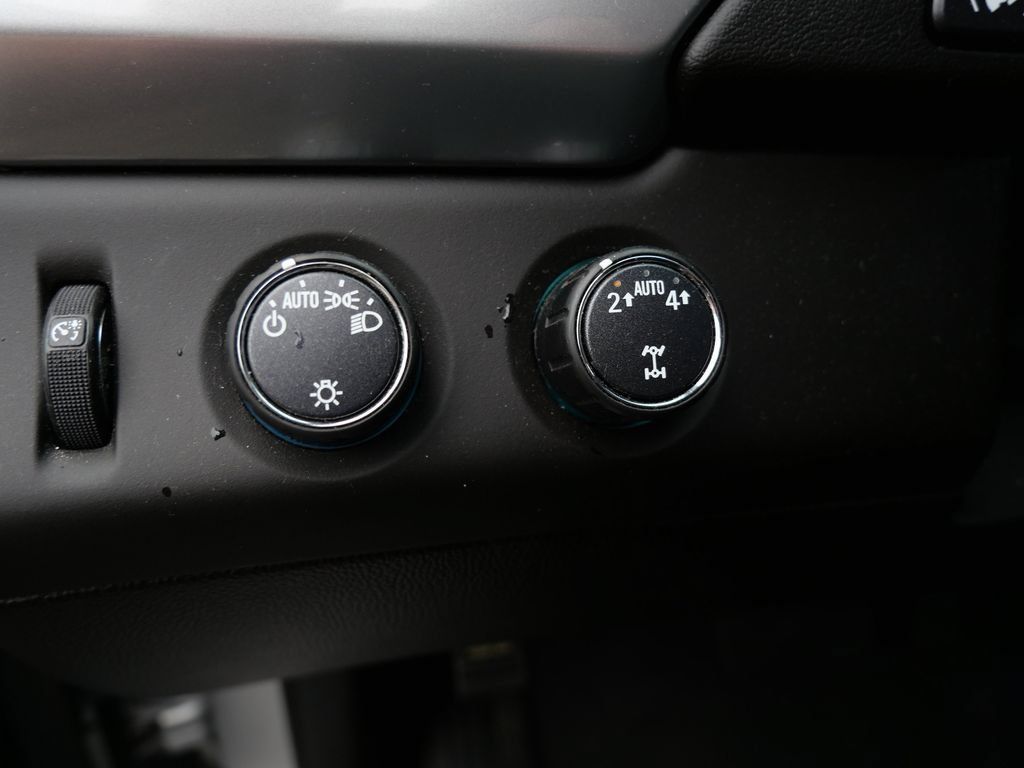 Used 2019 Chevrolet Suburban LT AWD/4WD image 18