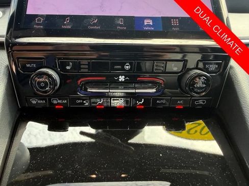 Used 2025 Jeep Grand Cherokee L Limited AWD/4WD image 46