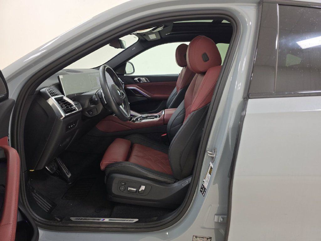 Used 2026 BMW X6 xDrive40i w/ Premium Package AWD/4WD image 4