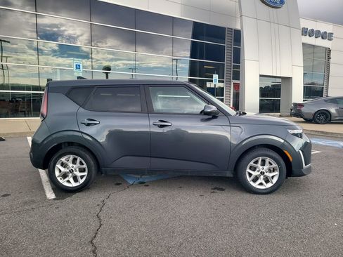 Used 2024 Kia Soul LX w/ Option Group 015 image 2