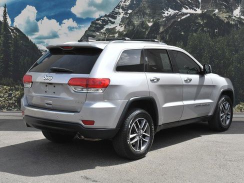 Used 2019 Jeep Grand Cherokee Limited w/ Luxury Group II image 3