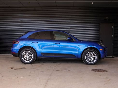 Used 2018 Porsche Macan AWD/4WD image 8
