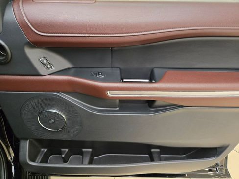 Used 2024 Ford Expedition Max Limited image 32