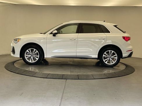 Certified 2025 Audi Q3 2.0T Premium w/ Convenience Package AWD/4WD image 2