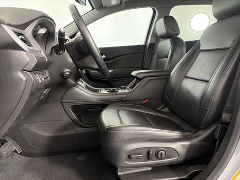 Used 2023 GMC Acadia SLT w/ Elevation Edition AWD/4WD image 9