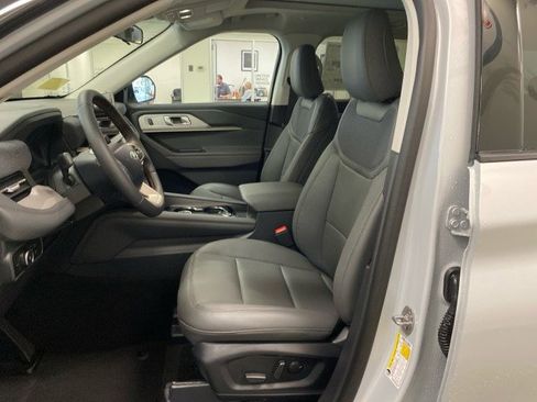 New 2025 Ford Explorer Active w/ Active Comfort Package image 17