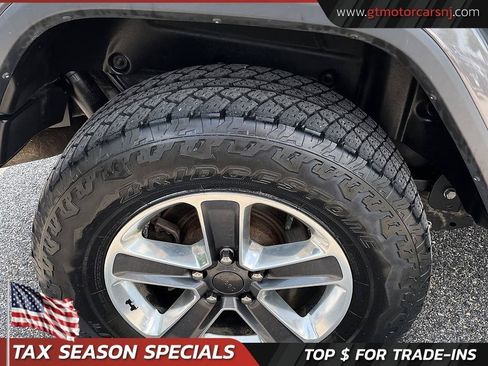 Used 2019 Jeep Wrangler Unlimited Sahara AWD/4WD image 13