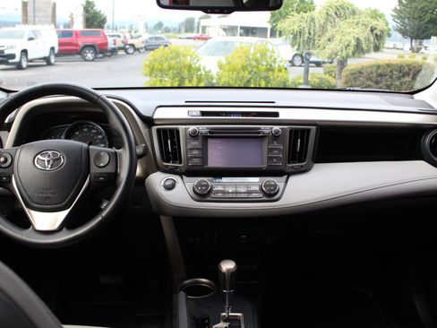 Used 2013 Toyota RAV4 Limited AWD/4WD image 20