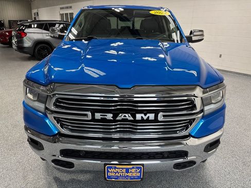 Used 2022 RAM 1500 Laramie AWD/4WD image 2