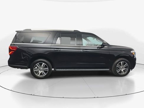 Used 2022 Ford Expedition Max Limited image 11