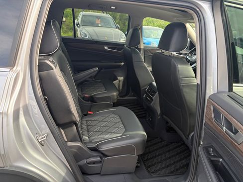 Used 2025 Volkswagen Atlas SEL Premium R-Line AWD/4WD image 29