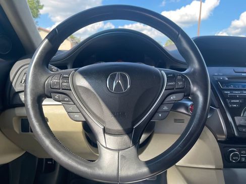 Used 2013 Acura ILX w/ Technology Package FWD image 25