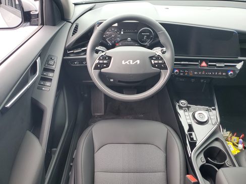 New 2025 Kia Niro Wind w/ Wind Preserve Package image 11