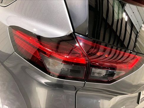 Used 2023 Nissan Rogue SV FWD image 29