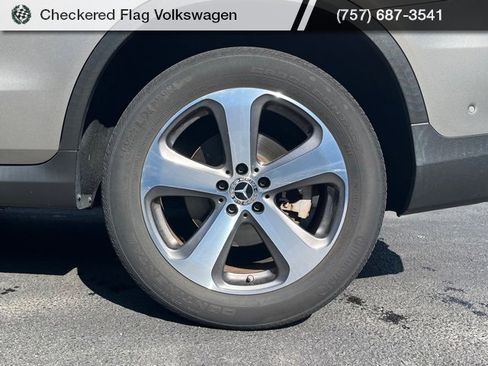 Used 2021 Mercedes-Benz GLC 300 4MATIC image 7