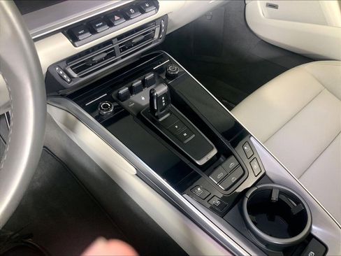 Certified 2022 Porsche 911 Carrera RWD image 15