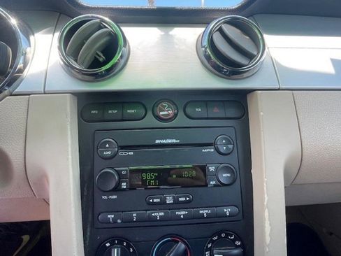 Used 2006 Ford Mustang GT image 9