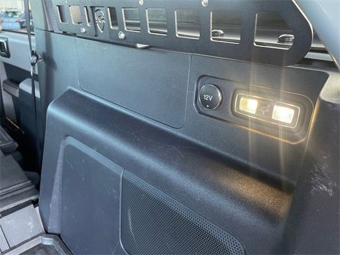 Used 2022 Ford Bronco Badlands image 41