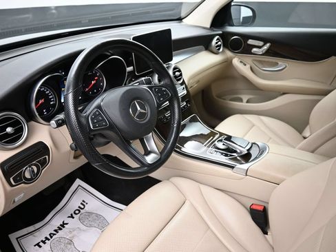Used 2019 Mercedes-Benz GLC 300 4MATIC image 20