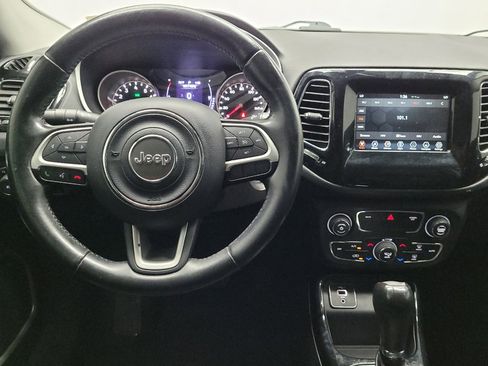Used 2019 Jeep Compass Latitude FWD image 22