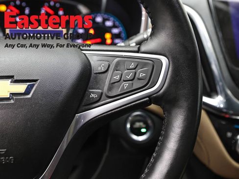 Used 2022 Chevrolet Equinox Premier AWD/4WD image 16