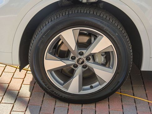 Certified 2023 Audi Q5 2.0T Premium Plus w/ Premium Plus Package image 4