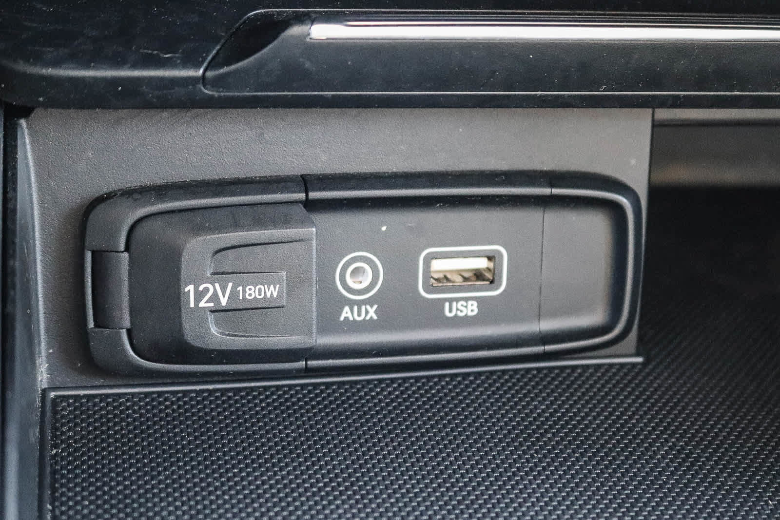 Used 2019 Genesis G70 2.0T Advanced RWD image 23