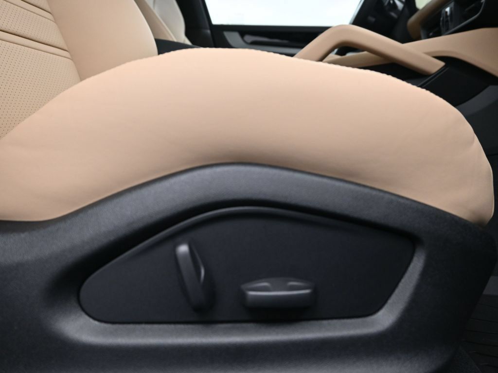 Certified 2026 Porsche Cayenne Coupe AWD/4WD image 15