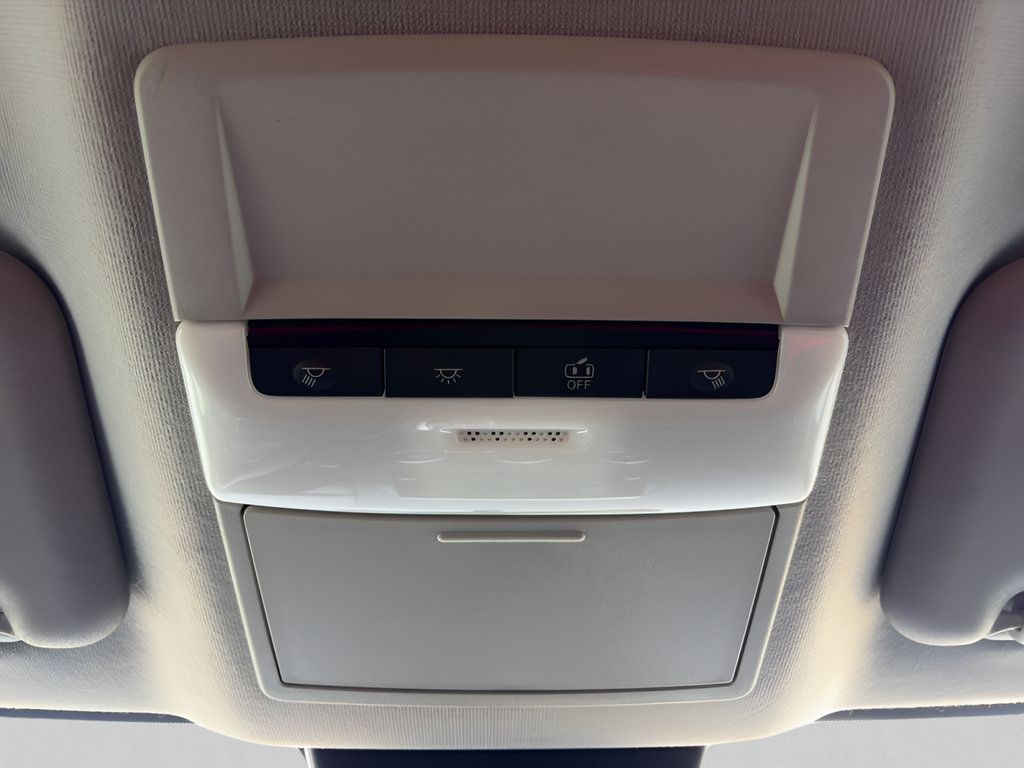 Used 2025 Nissan Sentra SR FWD image 28