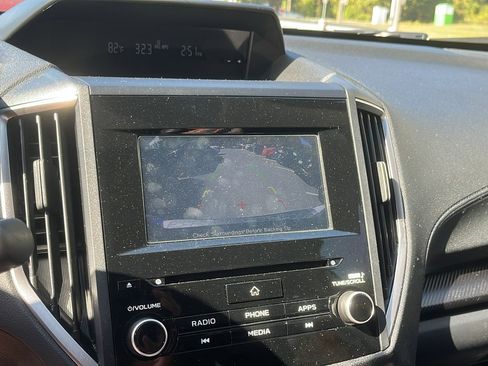Used 2019 Subaru Crosstrek 2.0i Premium w/ Eyesight System image 18